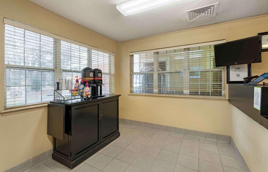 Extended Stay America Select Suites - Newport News - Oyster Point Интерьер фото