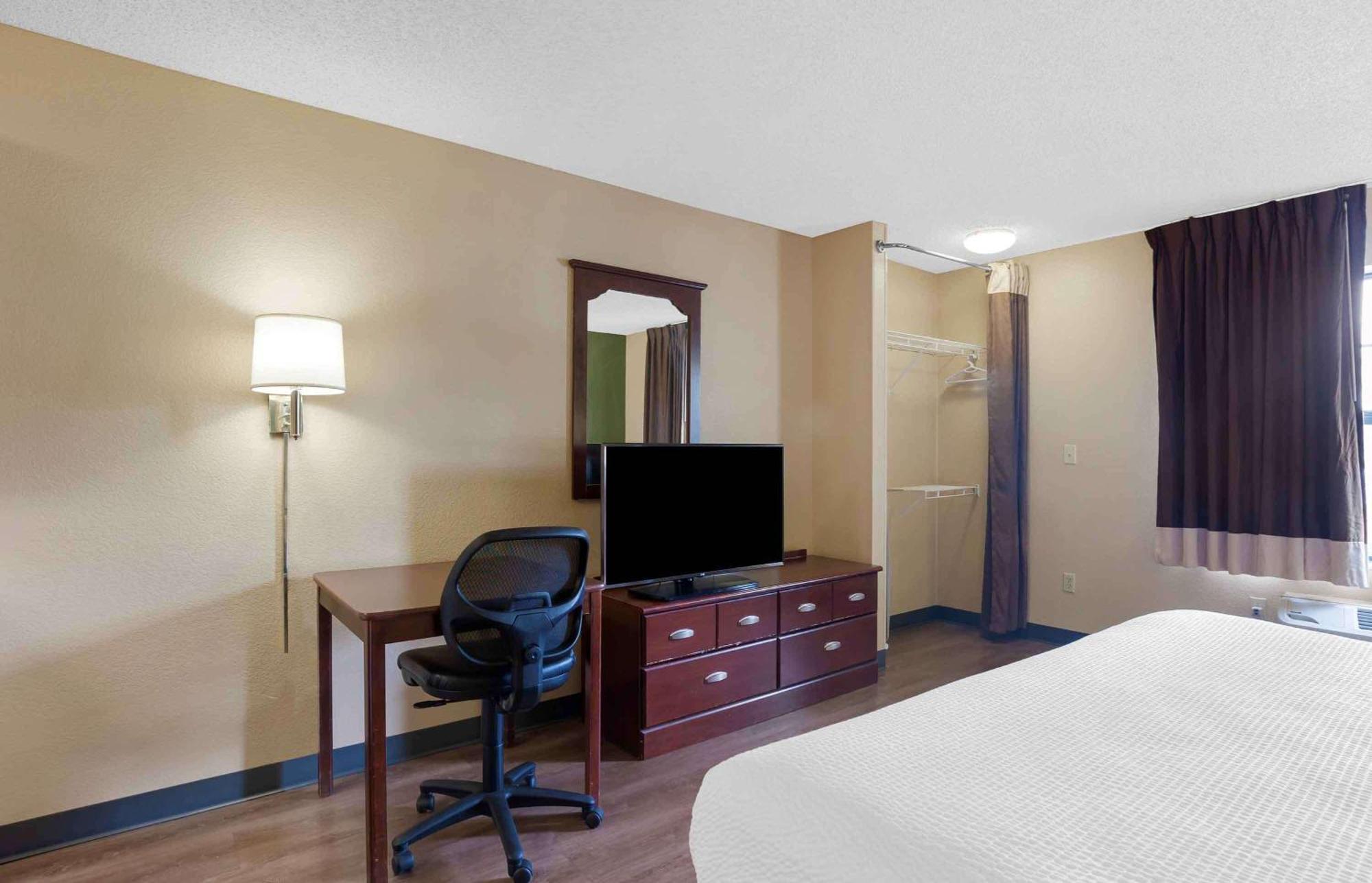 Extended Stay America Select Suites - Newport News - Oyster Point Экстерьер фото