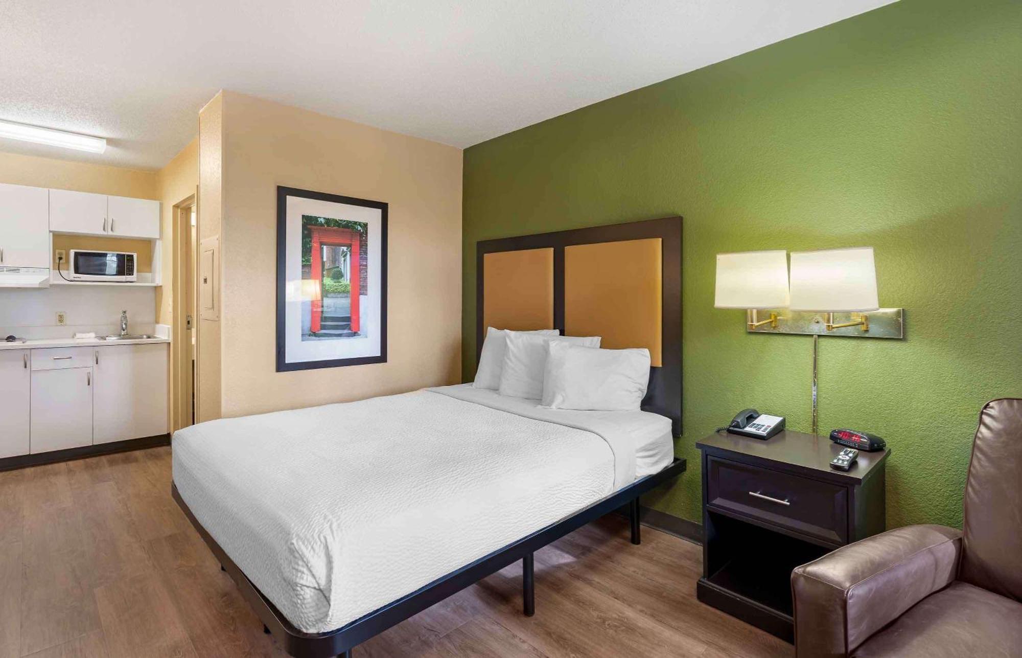 Extended Stay America Select Suites - Newport News - Oyster Point Экстерьер фото