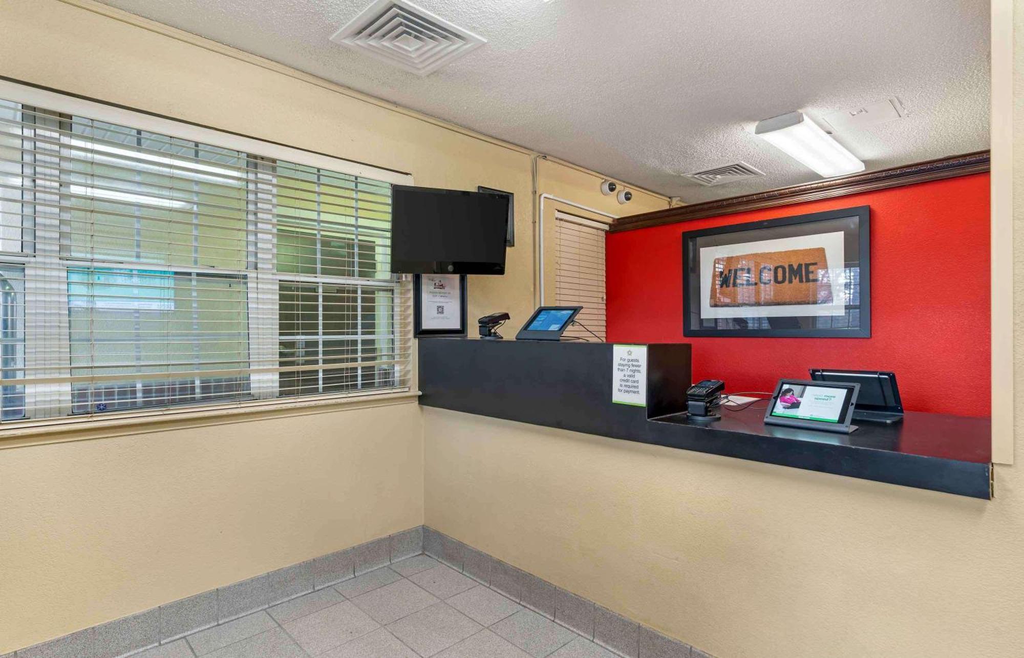 Extended Stay America Select Suites - Newport News - Oyster Point Экстерьер фото