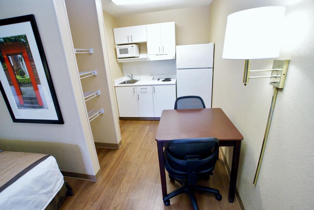 Extended Stay America Select Suites - Newport News - Oyster Point Экстерьер фото