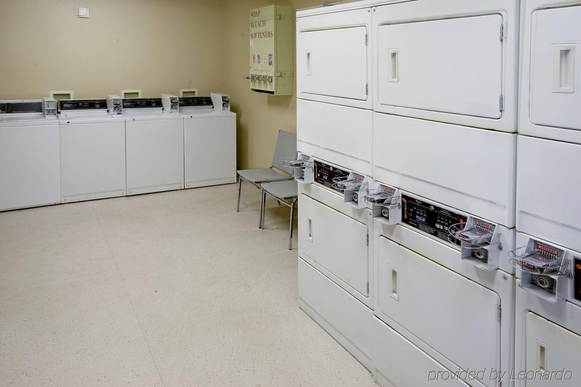 Extended Stay America Select Suites - Newport News - Oyster Point Экстерьер фото