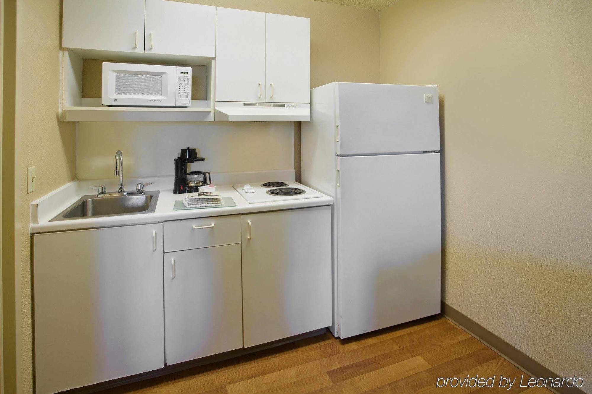 Extended Stay America Select Suites - Newport News - Oyster Point Экстерьер фото